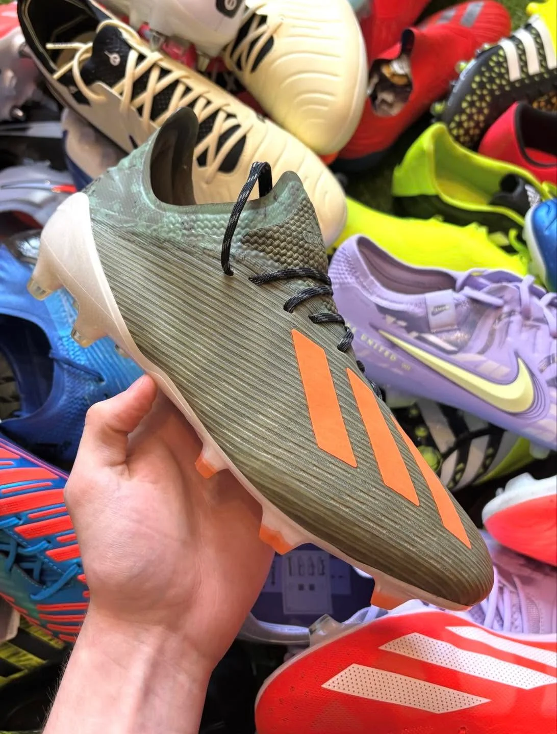 Soccer Shoes Pallets Wholesale With 250 Pairs - Image 5