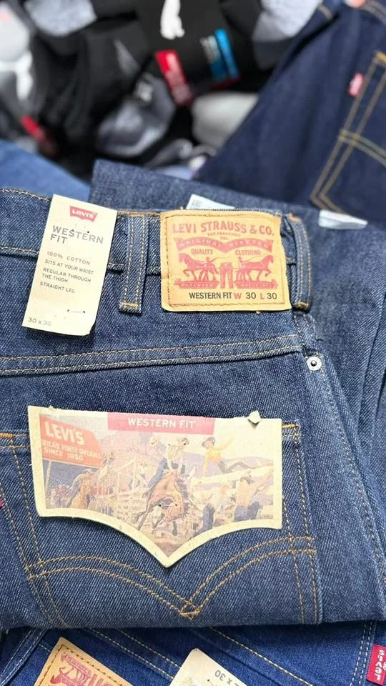 Levi Jean Clothings Liquidation Pallets Wholesale - Image 10