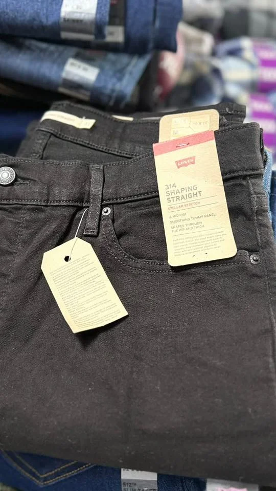 Levi Jean Clothings Liquidation Pallets Wholesale - Image 11