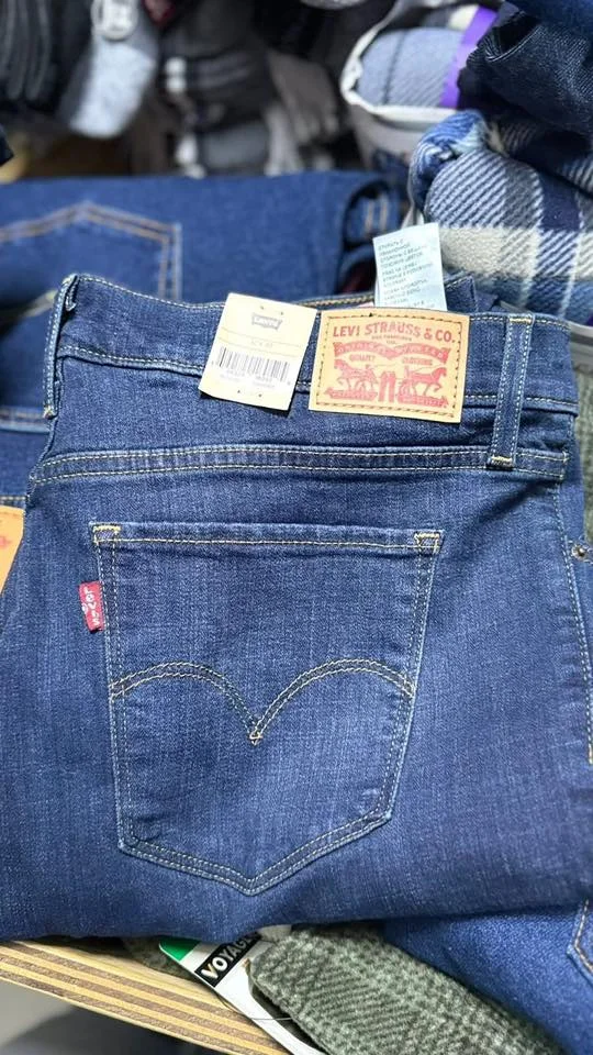 Levi Jean Clothings Liquidation Pallets Wholesale - Image 7