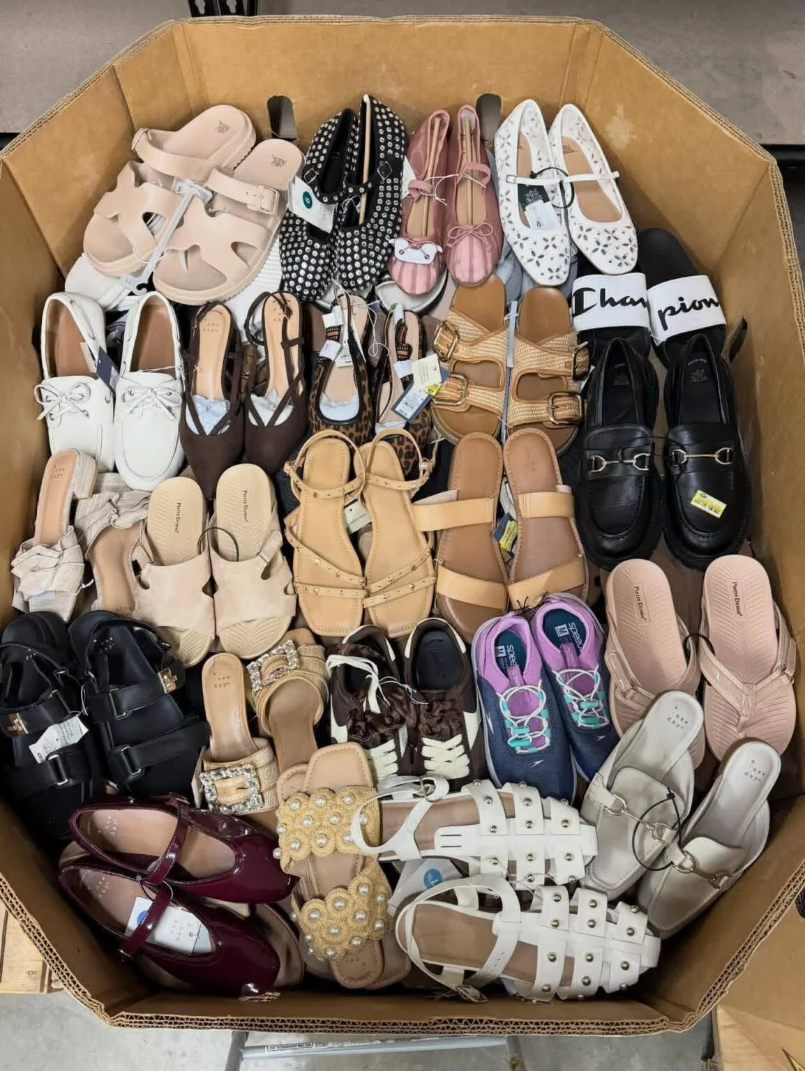 Women Wholesale Sandals Pallets - Image 9