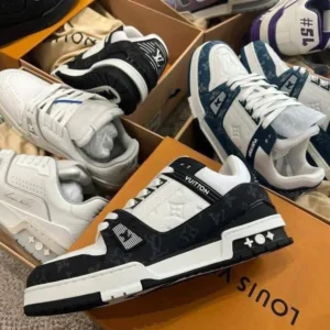 Louis Vuitton Sneakers Shoes Pallets