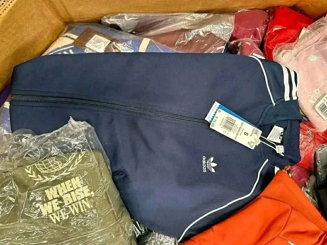 Athletics Clothes Liquidation Wholesale - Image 4