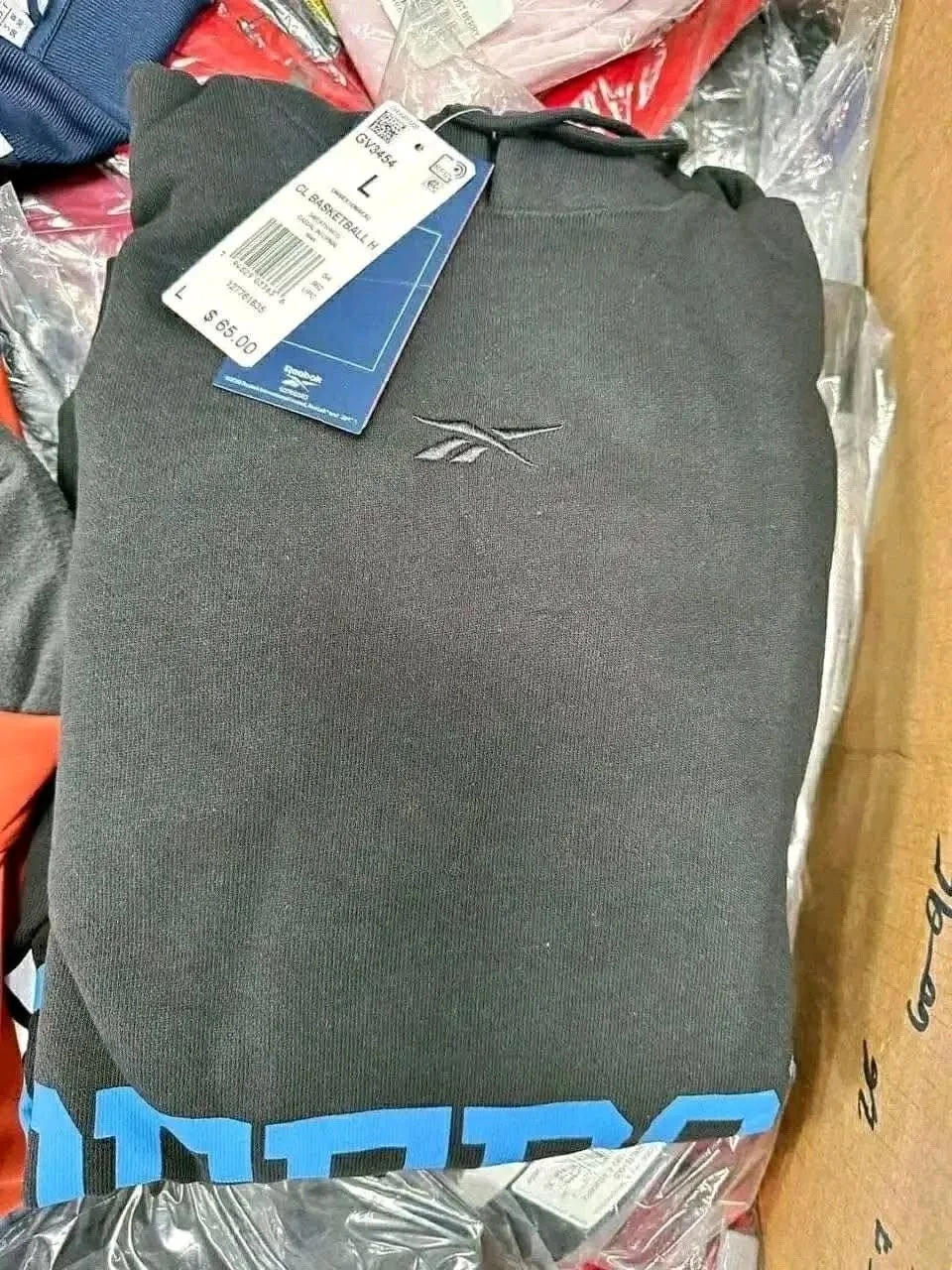 Athletics Clothes Liquidation Wholesale - Image 5