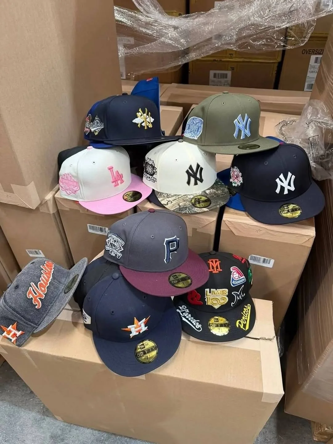 Caps Pallets for Sale With 500+ Pieces - Image 6