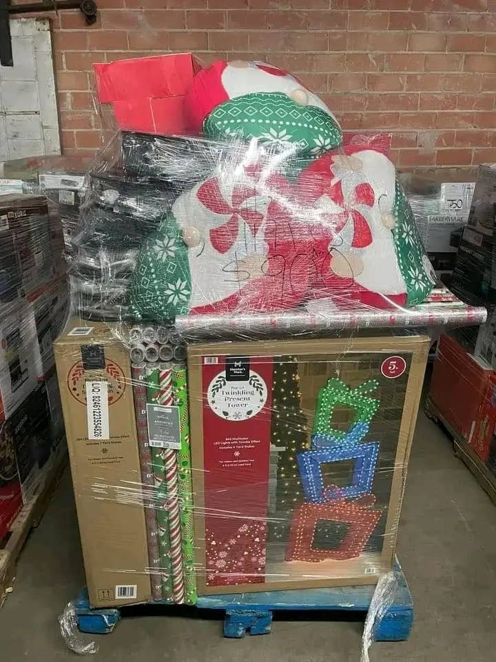 Christmas Liquidation Pallets - Image 4